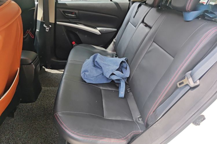 Used Suzuki S-Cross 2014 1.6L CVT Two-Wheel Drive Elite Version Left Rear Seat