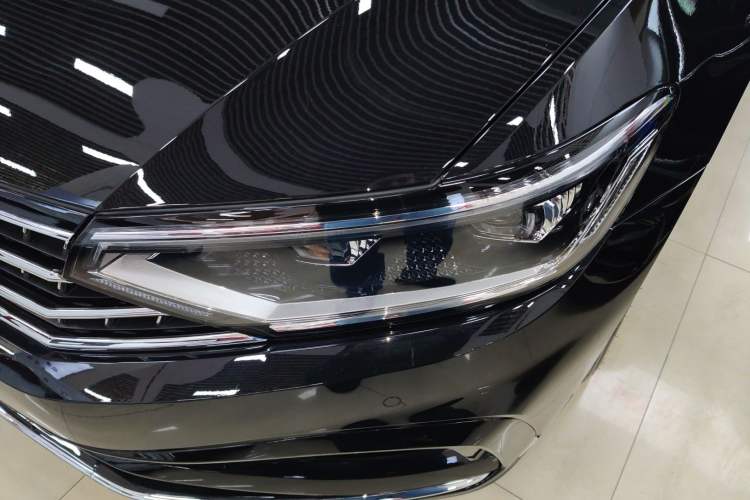 Used Volkswagen Magotan 2025 Zhongxiang Model 280TSI DSG Luxury Version
