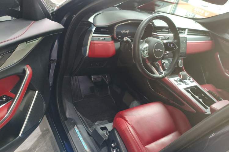 Used Jaguar F-PACE 2024 P250 R-Dynamic HSE
