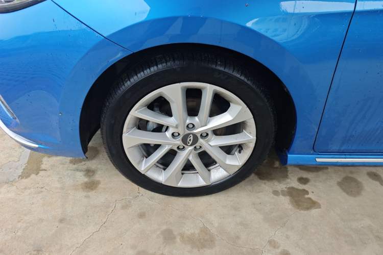 Used Chery Arrizo GX 2018 1.5T CVT Dynamic Color Version China V Standard Left Front Wheel Hub