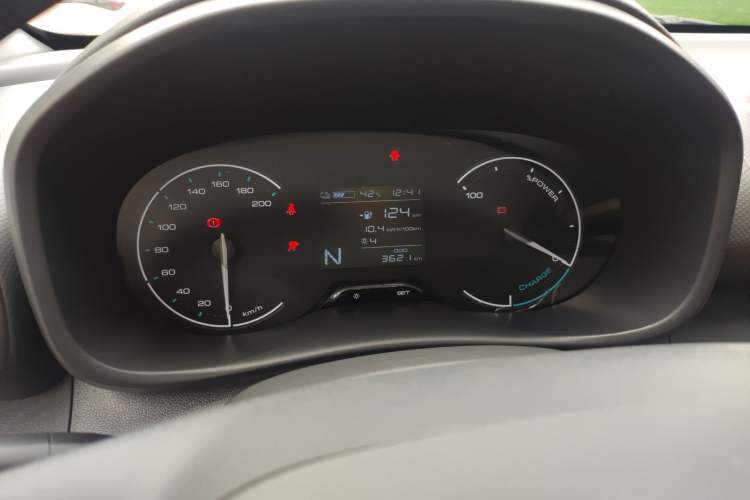 Used Wuling Hongguang New Energy 2024 All-Electric Model 300KM Standard Version Instrument Cluster