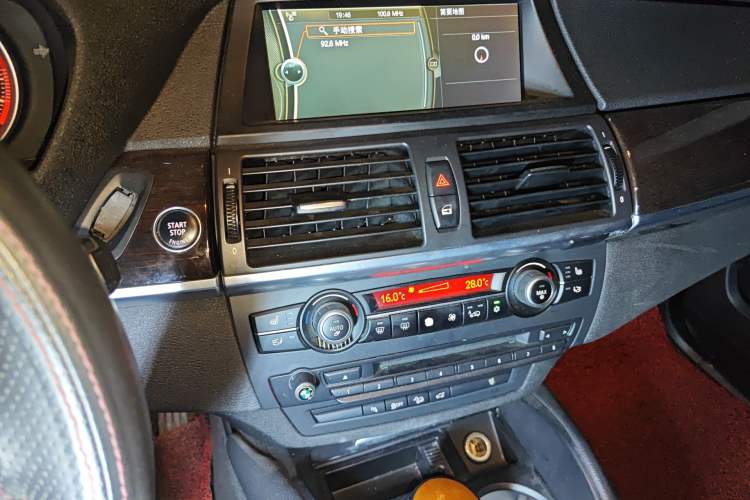 Used BMW X6 2014 xDrive35i Sport model Audio And AC Panel