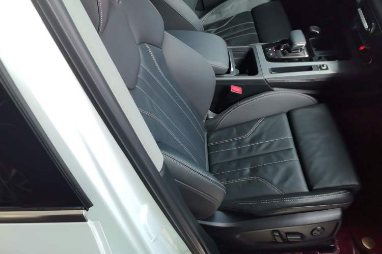 Used Audi Q5L 2022 40T Fashionable and Dynamic Model