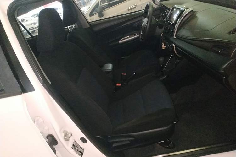 Used Toyota YARiS L Zhi Xuan 2015 1.5E Automatic Charm Edition