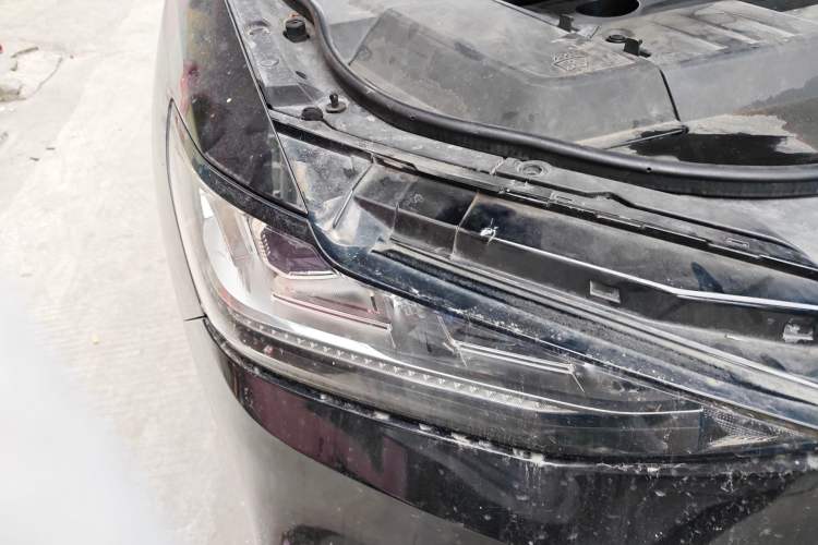 Used Wey VV6 2018 2.0T Two-Wheel-Drive Ultra-Luxury Version China V Standard
