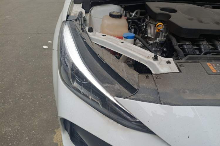 Used MG 5 2022 180 DVVT CVT Youth Luxury Edition
