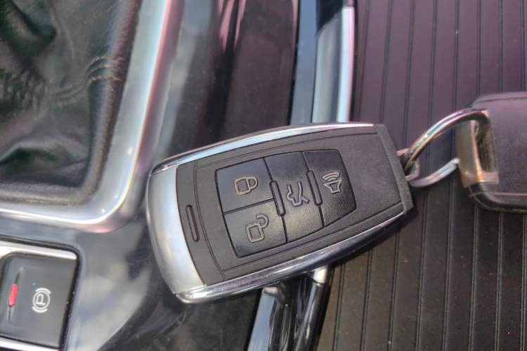 Used BAIC Beijing X5 2018 1.5T Manual Advance Version China V Interior 1