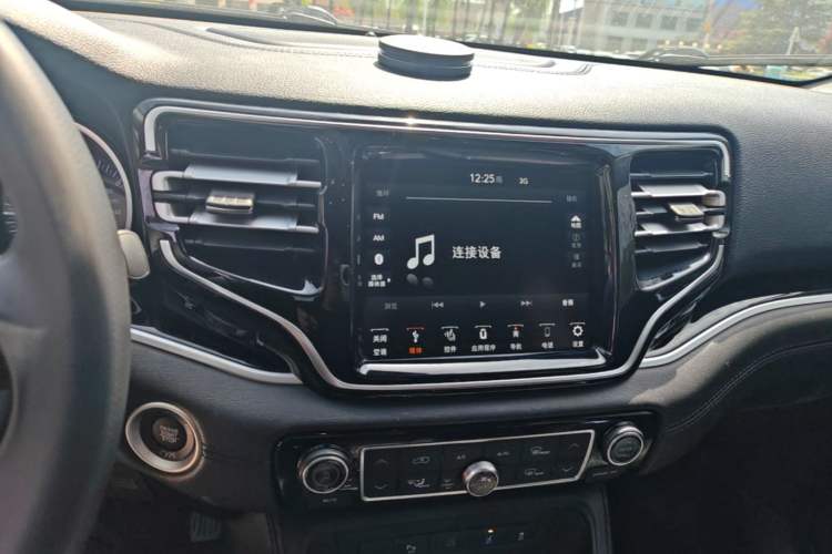 Used Jeep Grand Commander 2020 2.0T Four-Wheel Drive Night Eagle Edition Audio And AC Panel