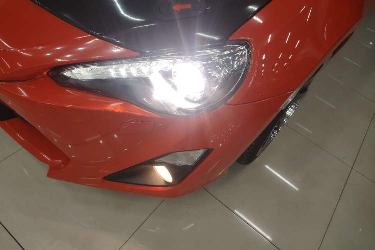 Used Toyota 86 2013 2.0L Automatic Luxury Version
