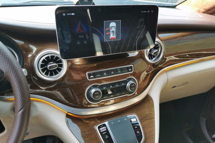 Used Mercedes-Benz Vito 2018 2.0T Business Version China VI Emission Standard
