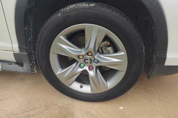 Used Toyota Highlander 2018 2.0T Four-Wheel Drive Luxury Version 7 Seats China VI Standard
