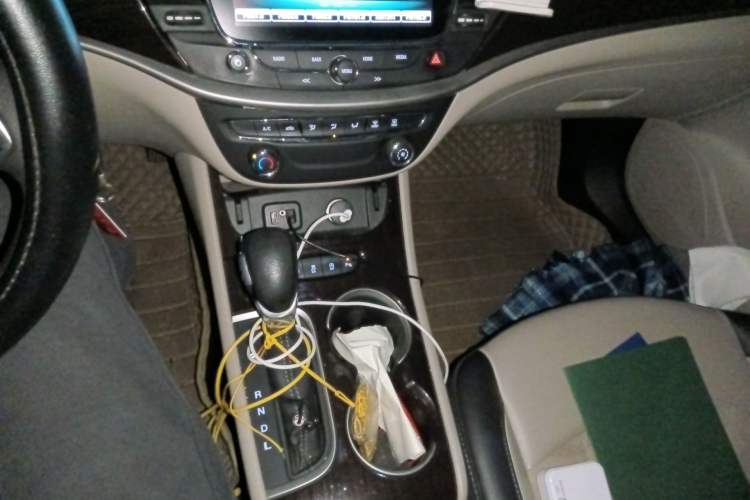 Used Buick Verano 2018 Sedan 15S Automatic Leading Model Gear Lever