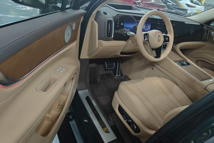 Used Hima AITO M9 2024 Range-Extended Ultra Version 52 kWh 5-Seater Model Driver Seat