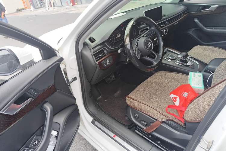 Used Audi A4L 2018 30th Anniversary Edition 40 TFSI Fashion Model