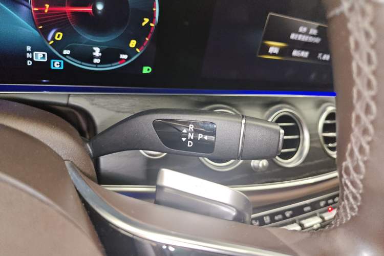 Used Mercedes-Benz E-Class 2023 E 260 L 4MATIC Gear Lever