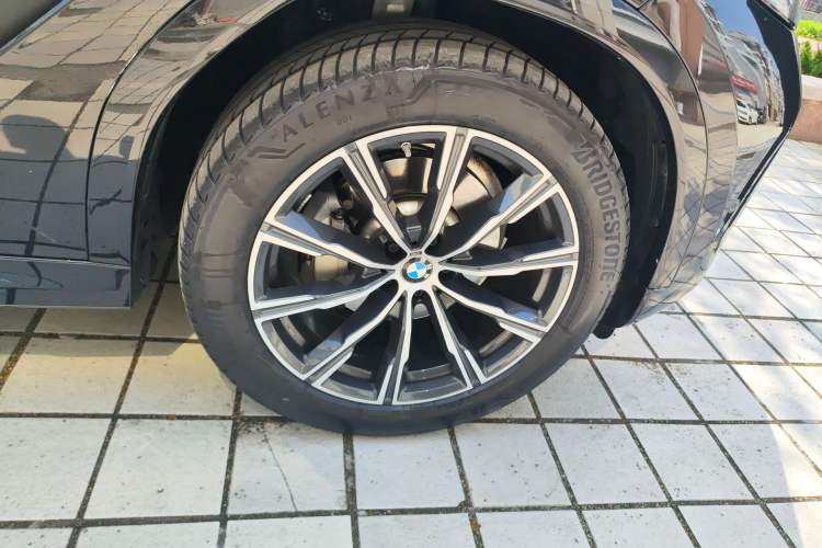 Used BMW X6 2023 xDrive30i M Sport Package Right Front Wheel Hub