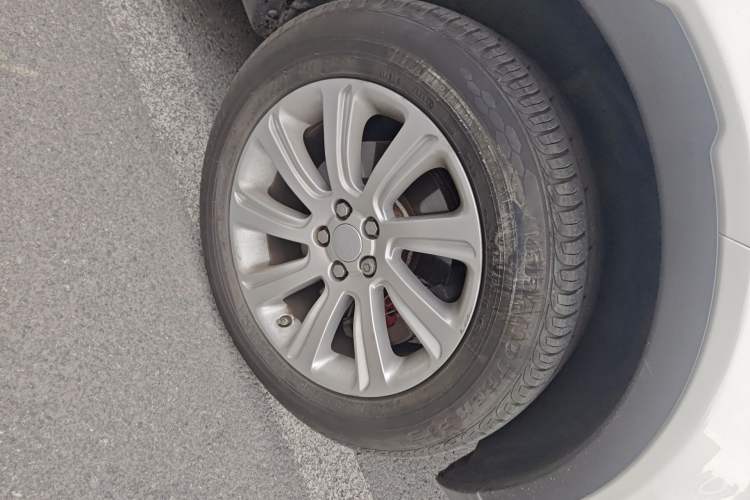 Used Land Rover Discovery Sport 2016 2.0T SE Right Front Wheel Hub