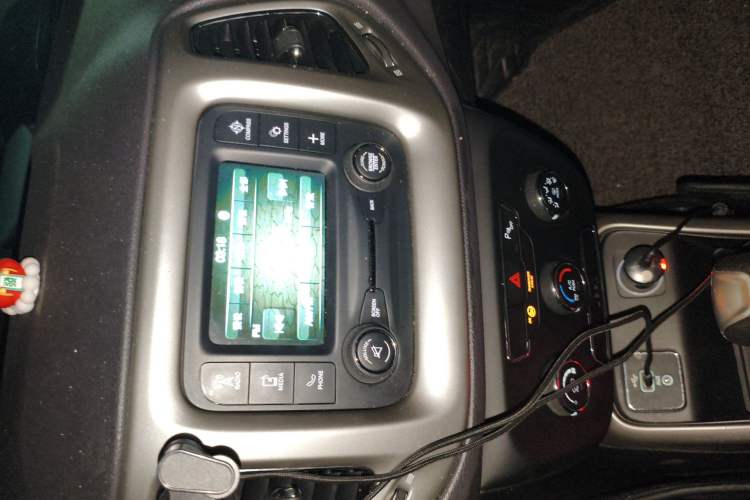 Used Jeep Compass 2017 200T Automatic Enjoyment Version Audio And AC Panel