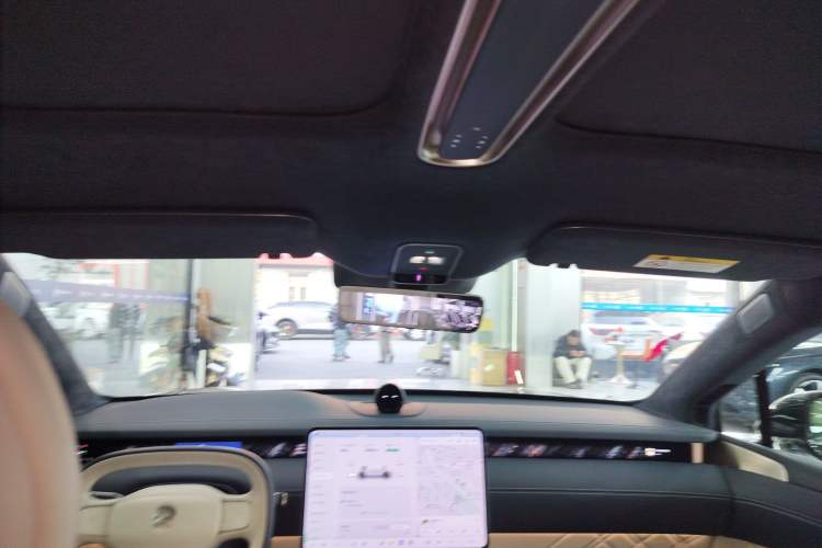 Used Nio ET9 2025 100kWh Signature Edition
