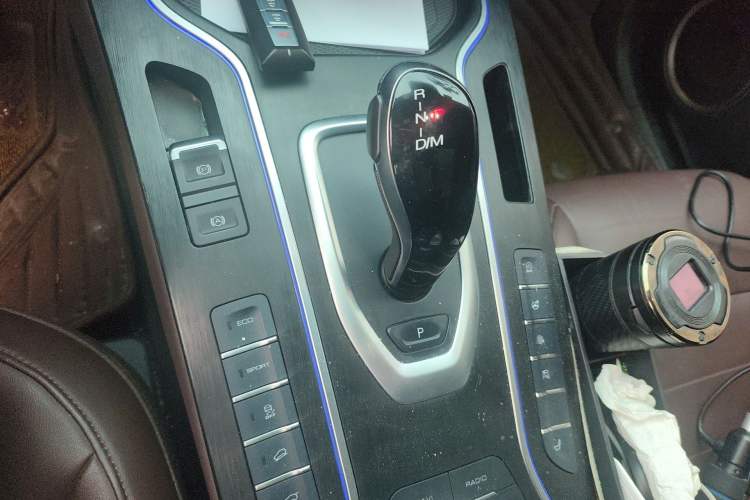 Used Wey VV7 2020 2.0T Flagship Edition Gear Lever