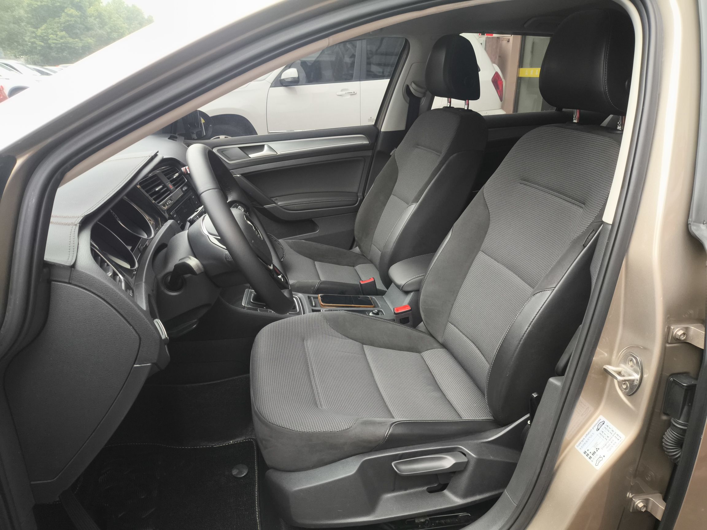Interior delantero