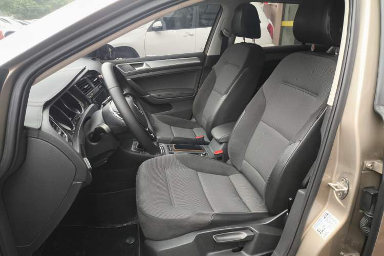 Used Volkswagen Golf 2018 230TSI Automatic Comfort Model