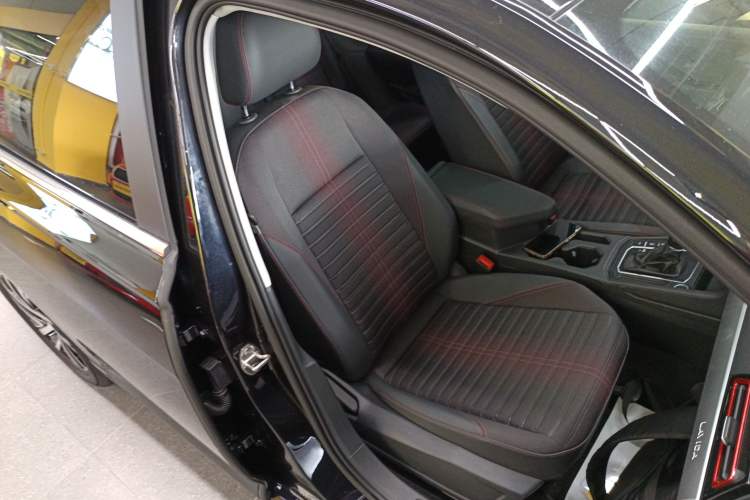 Used Volkswagen Lavida 2023 300TSI DSG Starry Full-Comfort Edition
