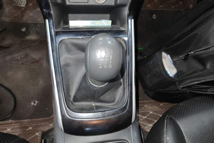 Used Nissan Sylphy 2019 Classic 1.6 XL Manual Luxury Edition Gear Lever