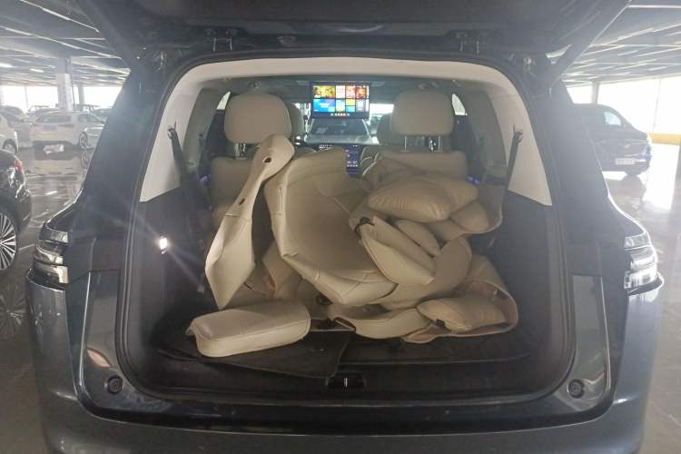 Used Leapmotor C16 2024 Range-Extended 200 Luxury Edition Trunk