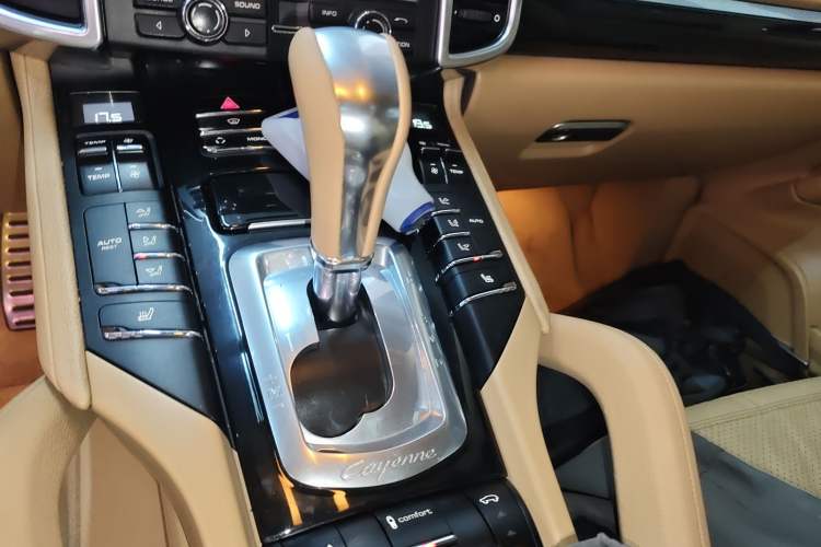 Used Porsche Cayenne 2011 Cayenne 3.0T Gear Lever