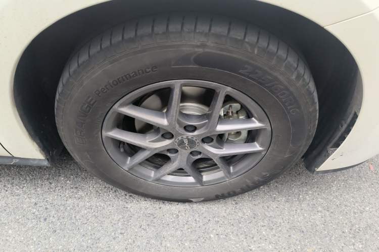 Used BYD Seal 06 New Energy 2024 DM-i 80KM Luxury Model Right Front Wheel Hub