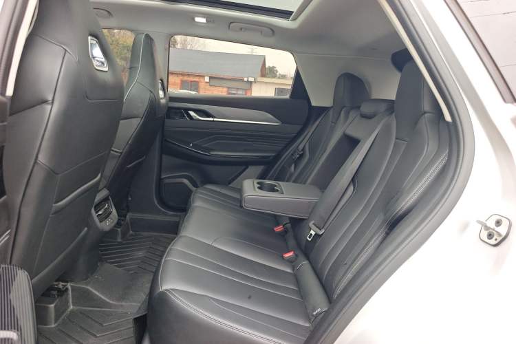 Used Dongfeng Aeolus Mage 2023 DH-i 1.5T Prestige Edition