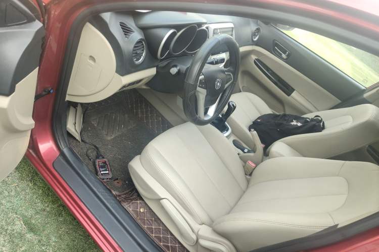 Used CHANGAN Eado 2014 1.6L Manual Luxury Model Driver Seat