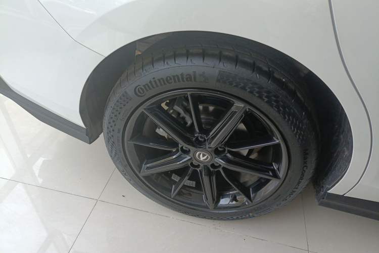 Used CHANGAN UNI-V 2025 1.5T 500Bar High-Energy Version