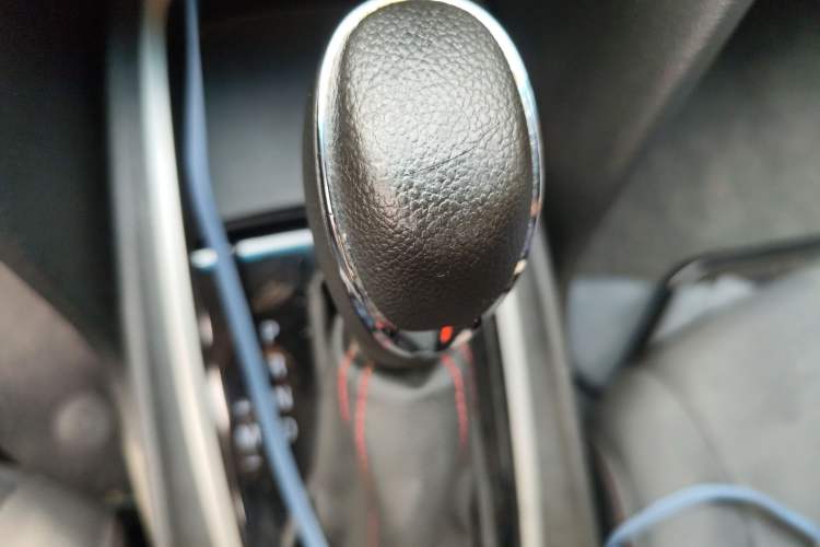 Used Chevrolet Monza 2019 Redline 320T Dual-Clutch Joyful Edition China VI Standard Gear Lever