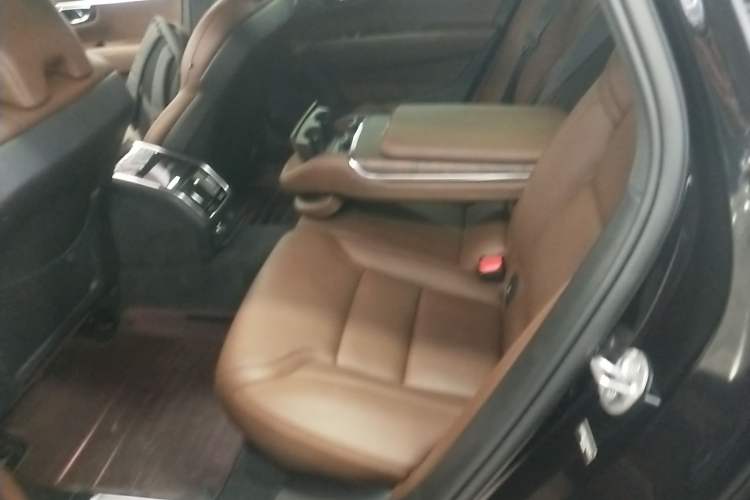 Used Volvo S90 2025 B5 Zhiya Luxury Edition
