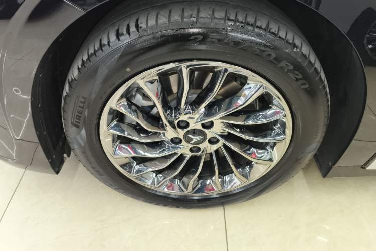 Used VOYAH Dream 2024 PHEV Ultra-Long Range Flagship Edition Left Front Wheel Hub