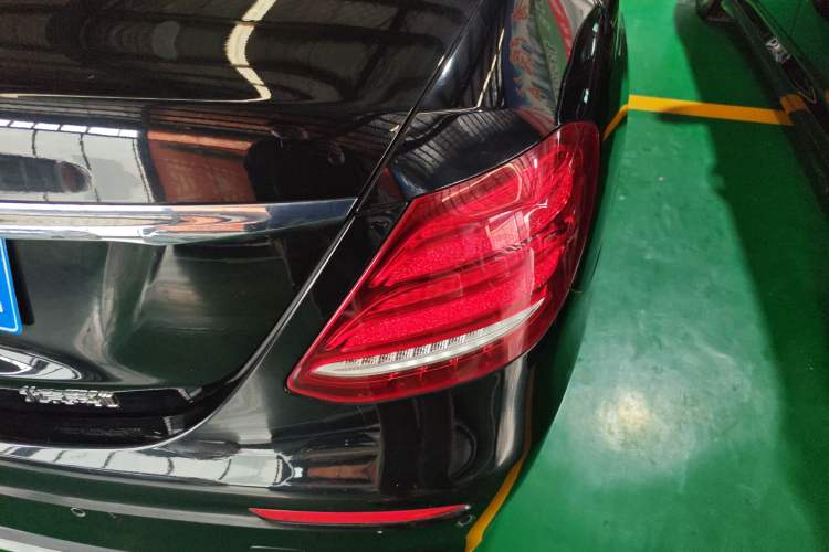 Used Mercedes-Benz E-Class 2019 E 300 L Sporty and Stylish Model