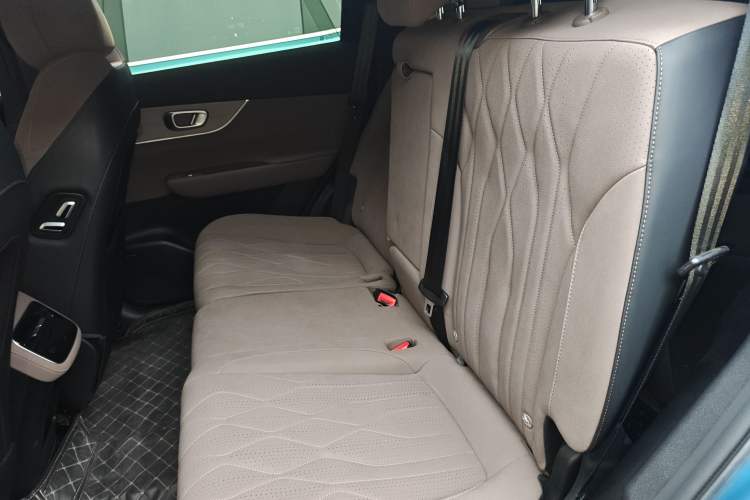 Used Chery Tiggo 8 PLUS C-DM 2025 1.5T 116 km Prestige Version 5 Seats