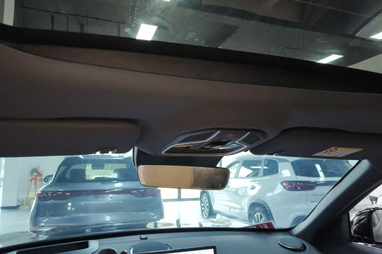 Used Geely Galaxy Xingjian 7 EM-i 2025 120km Exploration+ Version Headliner