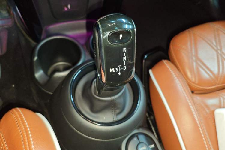 Used MINI MINI 2018 1.5T COOPER Artist