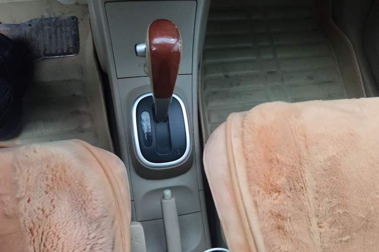 Used Nissan Tiida Sedan 2008 1.6L Automatic Smart Version Gear Lever