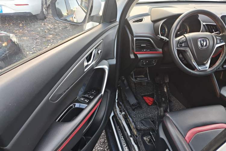Used CHANGAN CS55 2018 1.5T Manual Colorful Model China V Standard Driver Seat