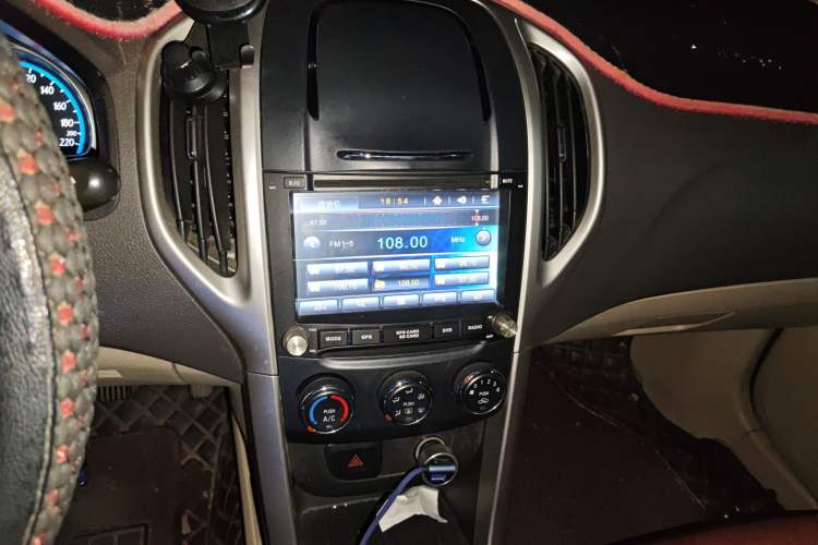 Used Baojun 630 2014 1.5L manual standard version
