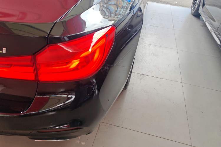 Used BMW 5 Series 2018 Restyled 530Li Luxury Edition M Sport Package
