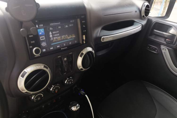 Used Jeep Wrangler 2014 3.0L Sahara Four-Door Edition