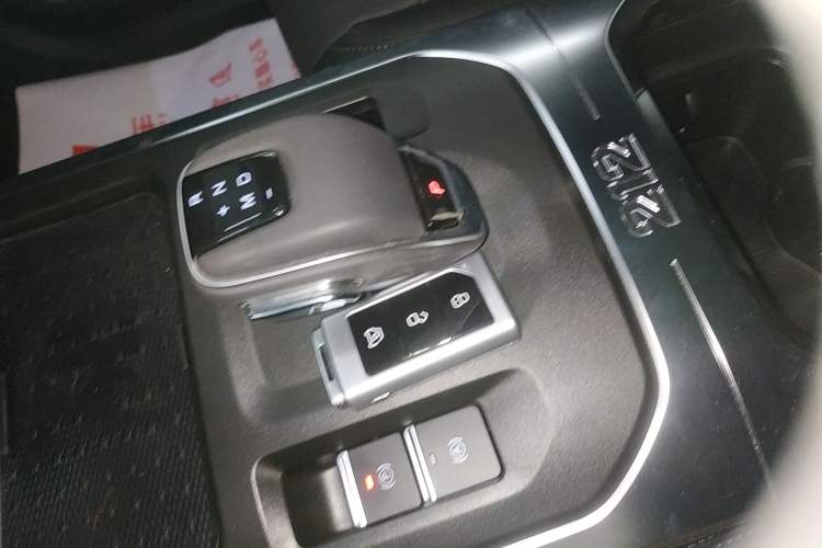 Used 212 T01 2024 2.0T Explorer