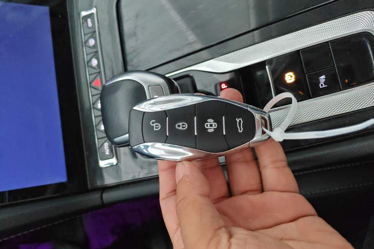 Used Hongqi H5 2024 1.5T DCT Smart Connect Flagship Edition
