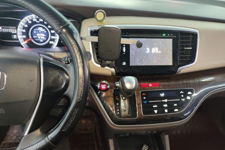 Used Honda Odyssey 2015 Revised 2.4L Luxury Edition