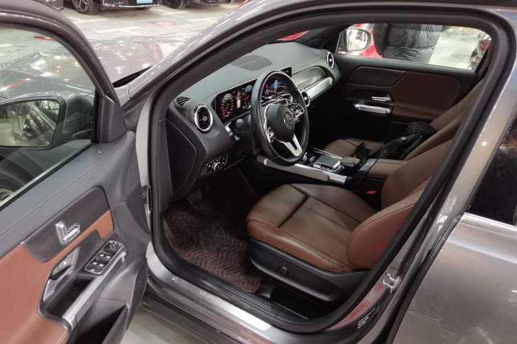 Used Mercedes-Benz GLB 2020 GLB 200 Dynamic Edition Driver Seat